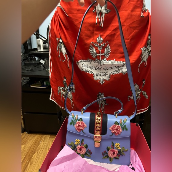 Gucci Sylvie Top Handle - Picture 3 of 13